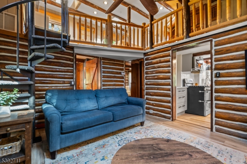 Pinecliff Lake - Residential