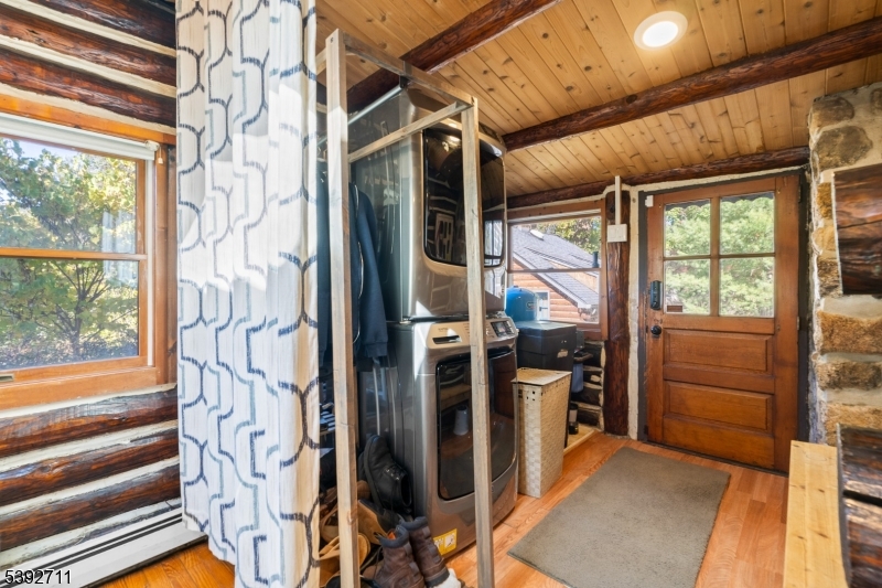 Pinecliff Lake - Residential