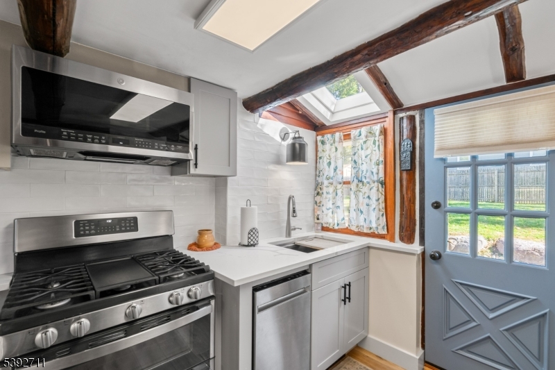 Pinecliff Lake - Residential