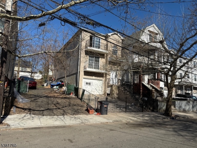 Photo 1 of 9 — 461 S 14Th St, Newark City, NJ 07103