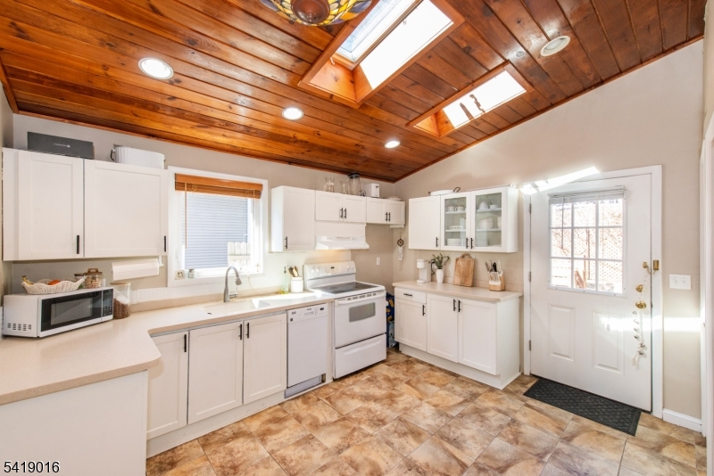 Rock Ridge - Residential Lease