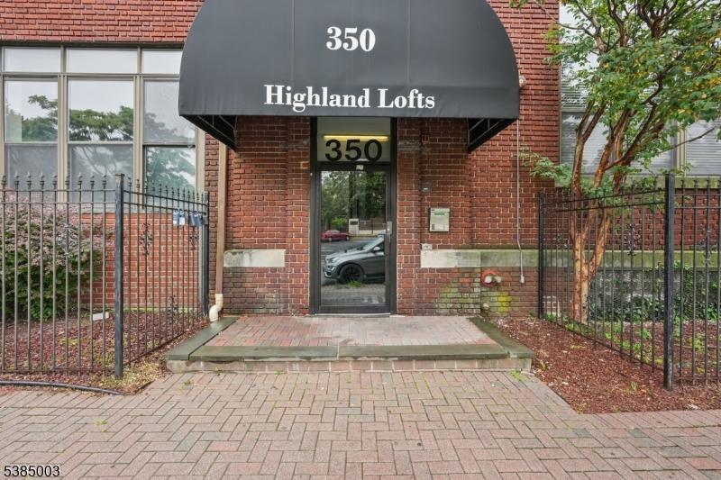 Highland Ave Lofts - Residential