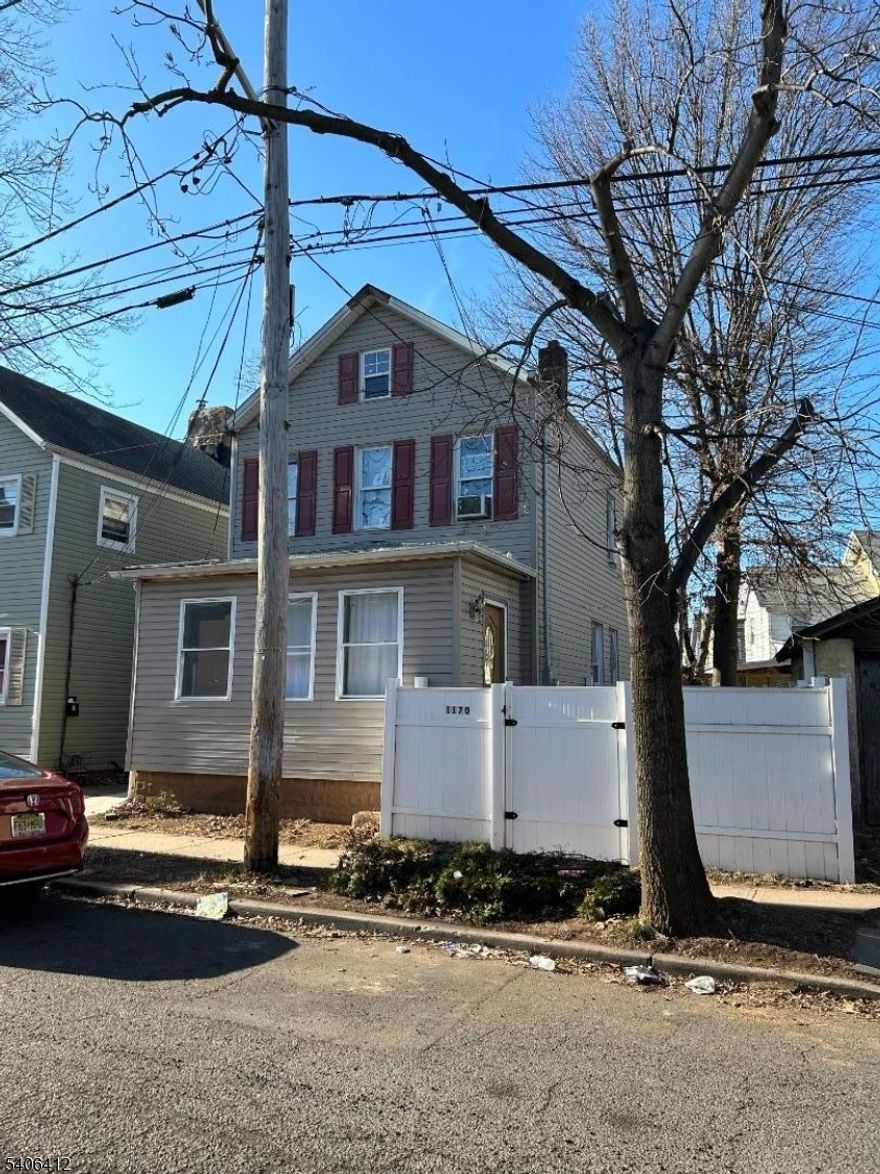 Moved-in ready Colonial style, 3 bedrooms, Florida room, Formal Dining room, Living room, 2 full baths, one in each level, Eat-in-Kitchen, and full fenced for privacy. Finished basement for storage/office. Near public transportation (train station,  buses), major highways, stores,  restaurants, Etc.