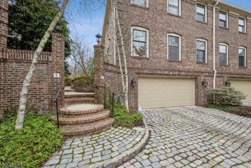 FLORHAM ON THE FAIRWAYS - Residential