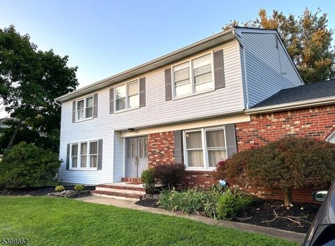 8 Cypress Ln, Marlboro Twp., NJ 07746 - MLS#: 3920330