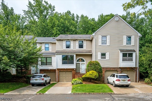 4506 STONEHEDGE RD, EDISON, NJ 08820 - Image 068cc6ff8dffa213b3d98466012b6ce9/4085016380