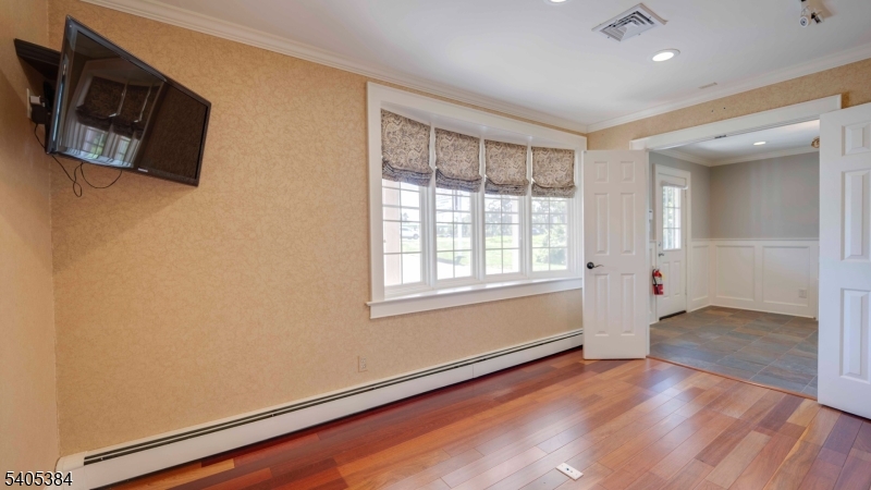 Prime Highway Location - Commercial Lease