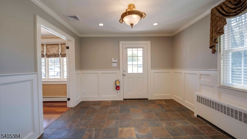 Prime Highway Location - Commercial Lease