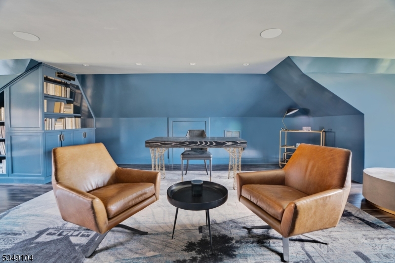 DEERFIELD - Residential Lease
