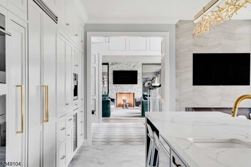 DEERFIELD - Residential Lease