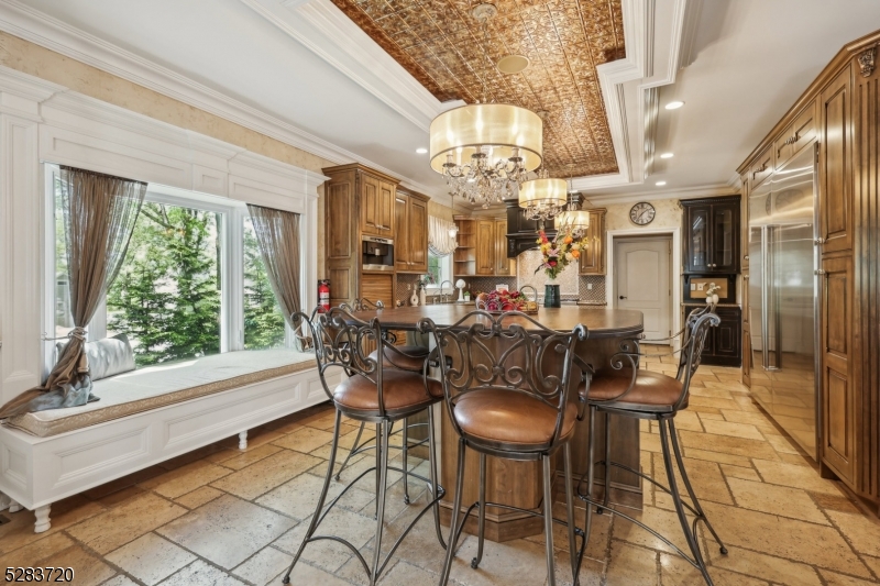 RIKER HILL - Residential