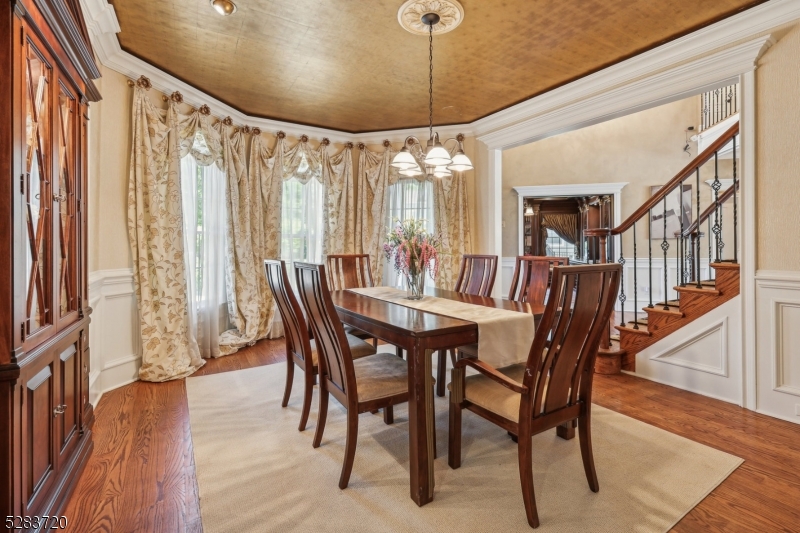 RIKER HILL - Residential