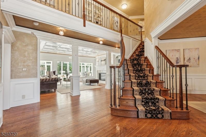 RIKER HILL - Residential