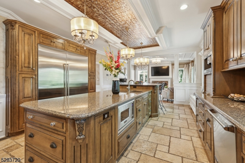 RIKER HILL - Residential