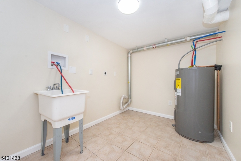 LAKE WINONA/LAKE HOPATCONG - Residential