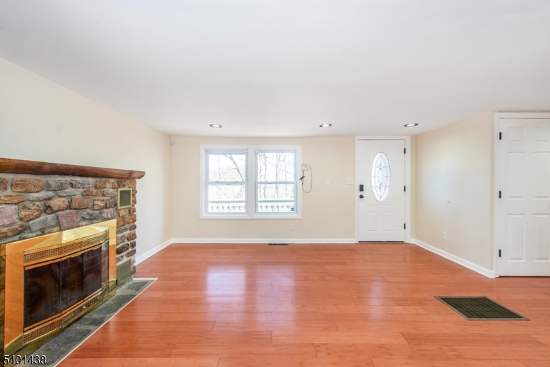 LAKE WINONA/LAKE HOPATCONG - Residential