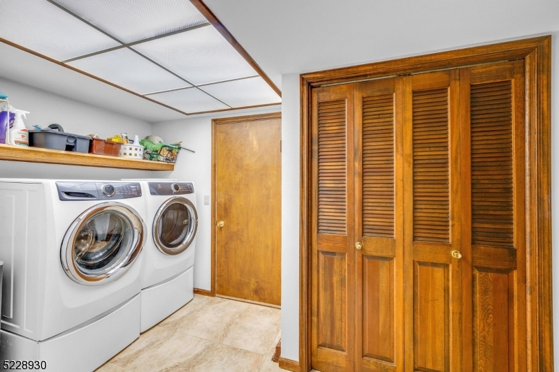 Schooleys Mountain - Residential