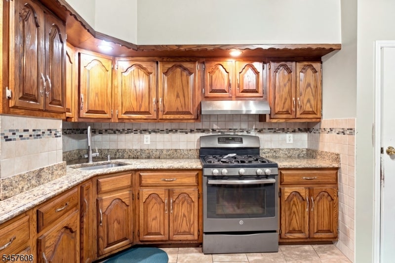 321 Ferry St - Photo 2