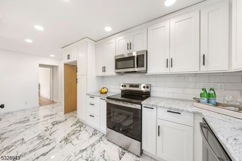 MLS: 3944447