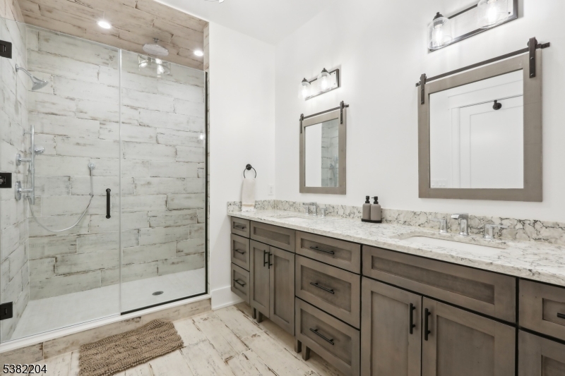 New Vernon - Residential