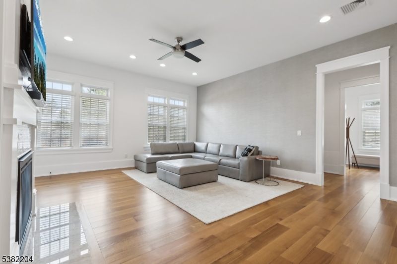 New Vernon - Residential