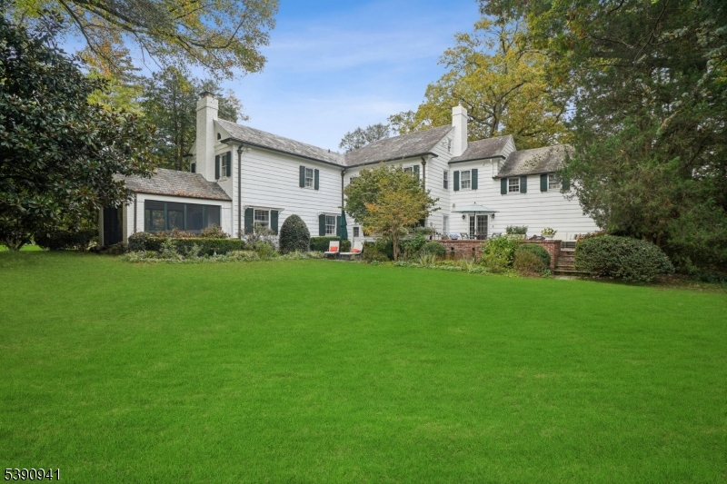 OLD SHORT HILLS - Residential