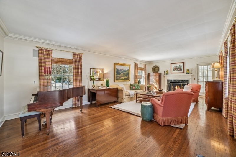 OLD SHORT HILLS - Residential