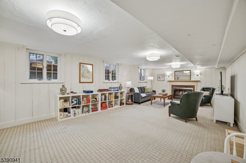 OLD SHORT HILLS - Residential