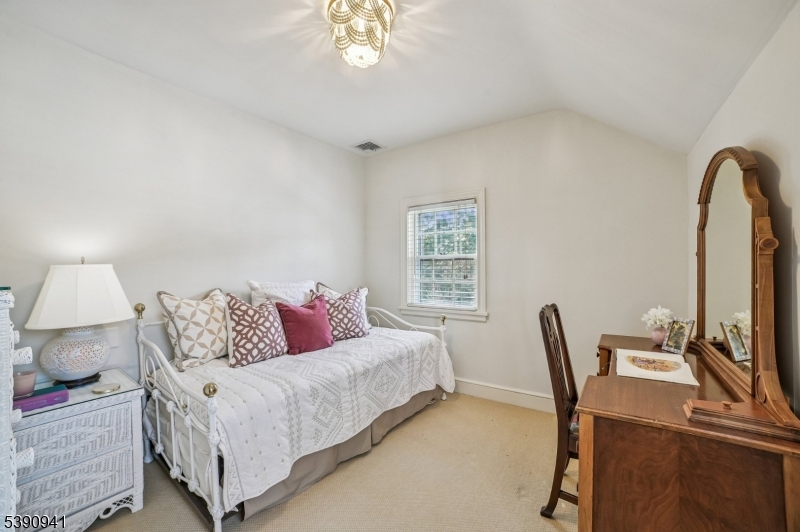 OLD SHORT HILLS - Residential