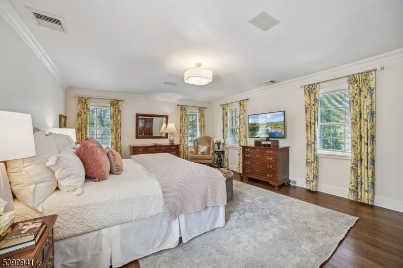 OLD SHORT HILLS - Residential