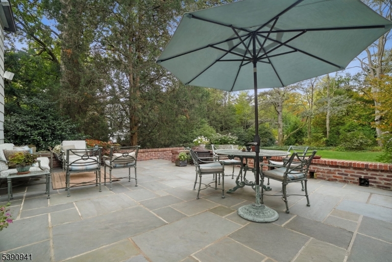 OLD SHORT HILLS - Residential