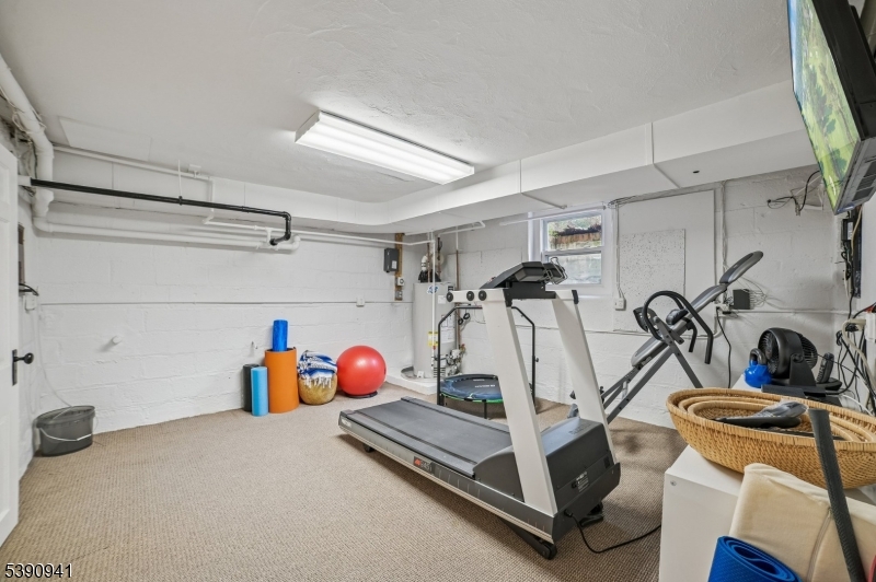 OLD SHORT HILLS - Residential