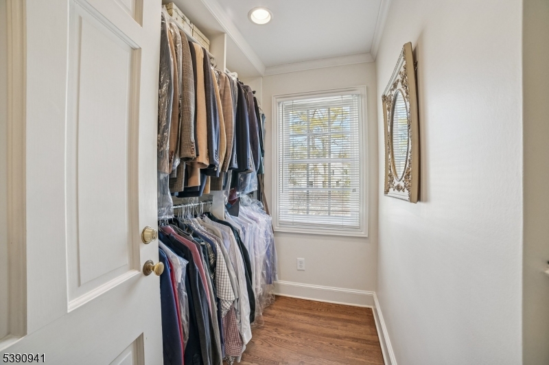 OLD SHORT HILLS - Residential