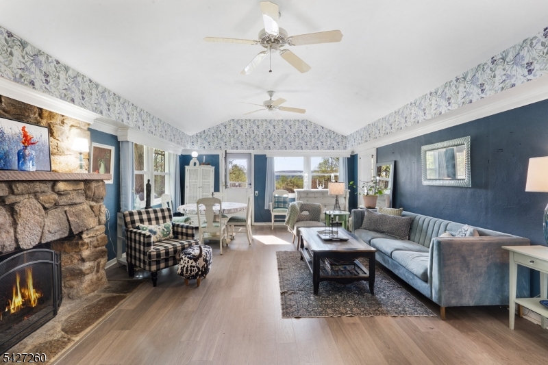 Turtleback Road - Residential