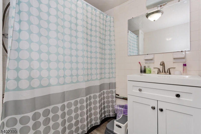 Oak Ridge - Residential Lease