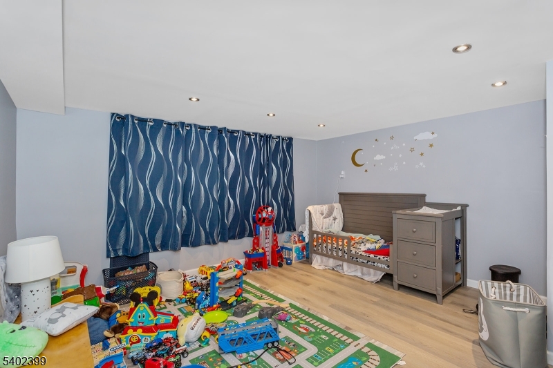 Oak Ridge - Residential Lease