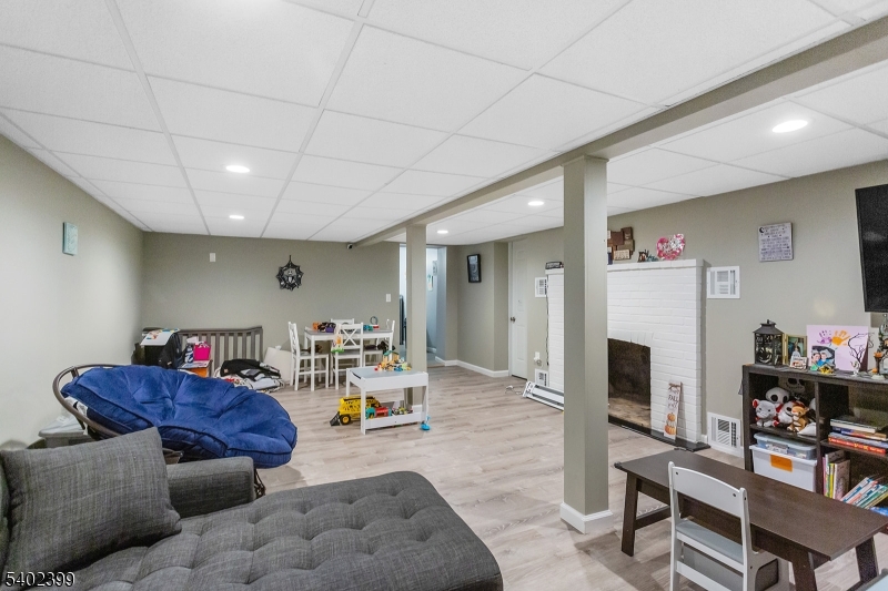 Oak Ridge - Residential Lease