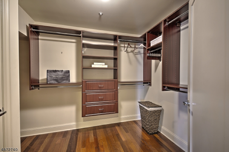 40 Park Place - Residential