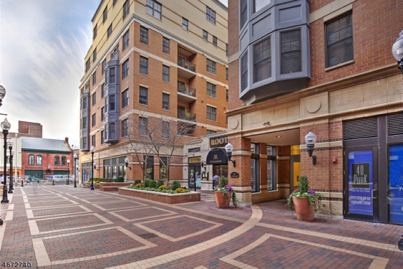 40 Park Place - Residential