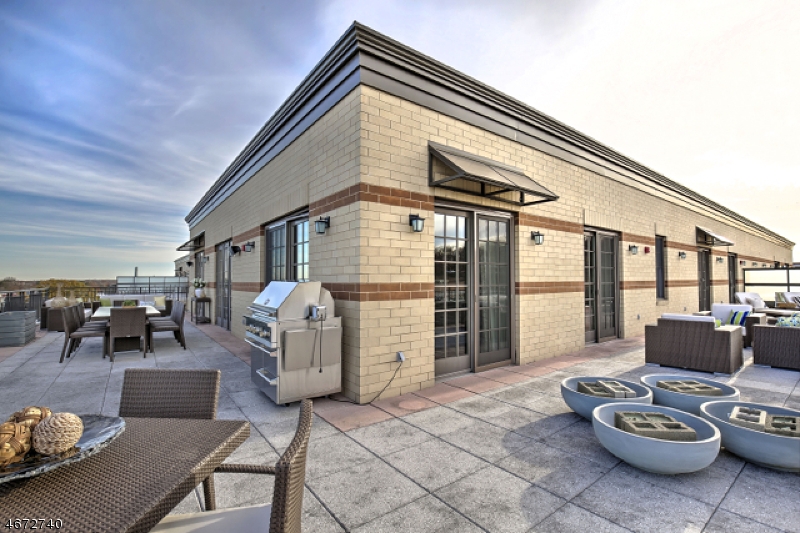 40 Park Place - Residential