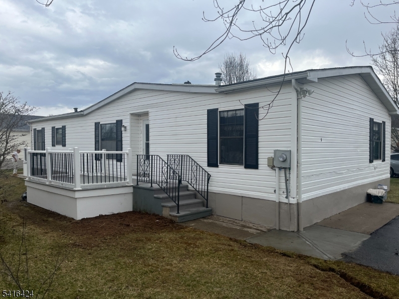 COUNTRY VIEW VILLAGE - Residential