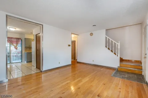 MLS: 3963733