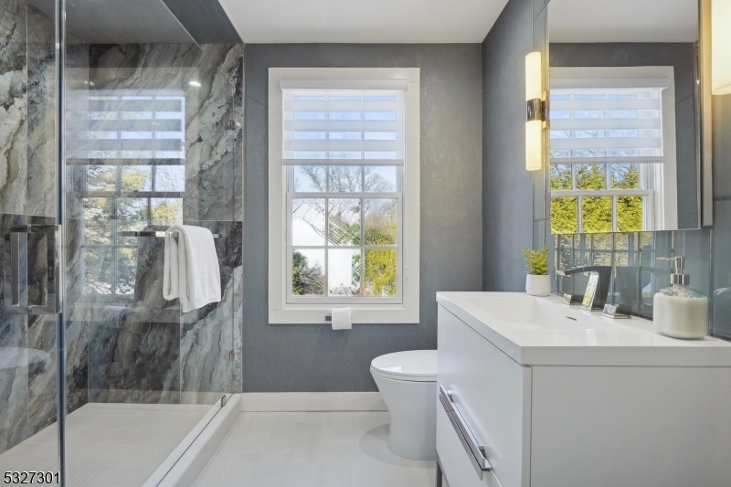 OLD SHORT HILLS - Residential