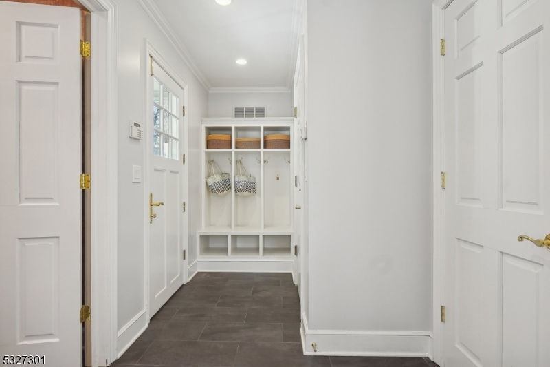 OLD SHORT HILLS - Residential