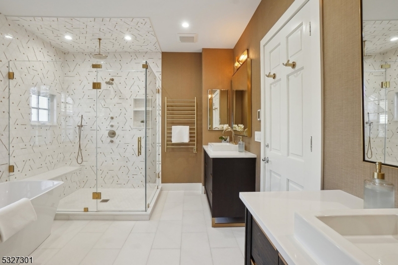 OLD SHORT HILLS - Residential