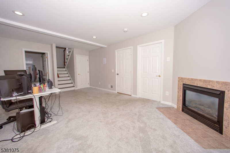 Oak Point - Residential