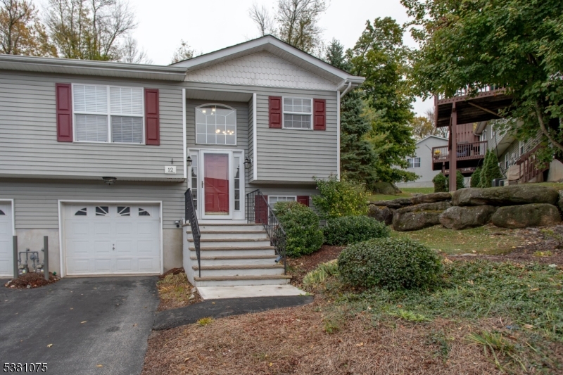 Oak Point - Residential