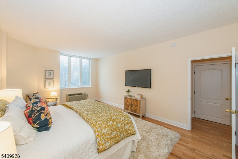 Crown View - Residential