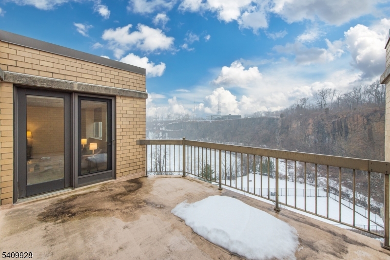 Crown View - Residential