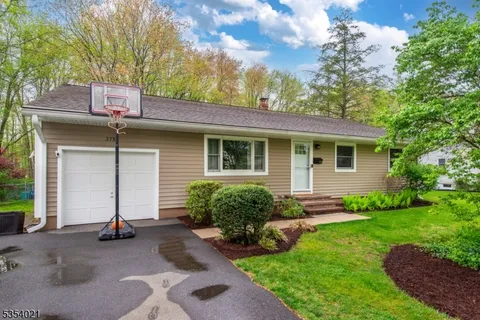 273 Chaucer Dr, Berkeley Heights Twp., NJ 07922 - MLS#: 3959678